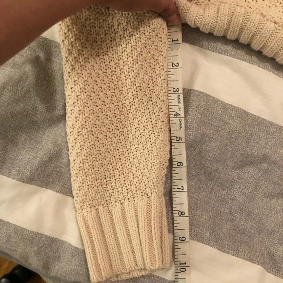 Knit Oversized Sweater Express size Small - Picture 16 of 17